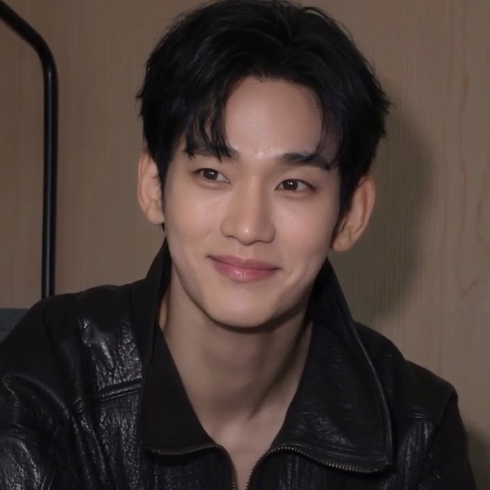 Recent activity shot of Kim Soohyun