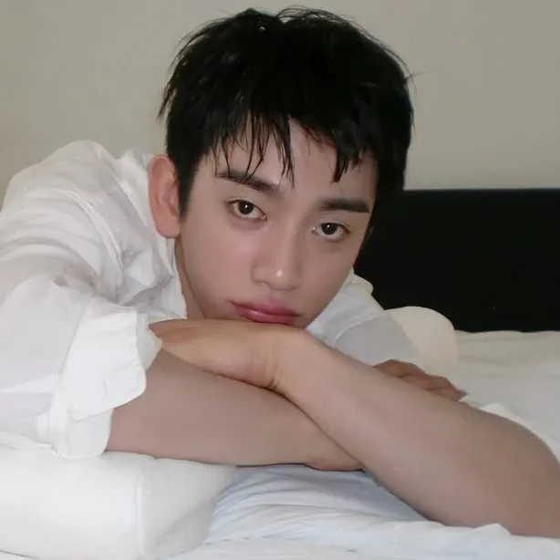 Behind-the-scenes cut of Park Jinyoung