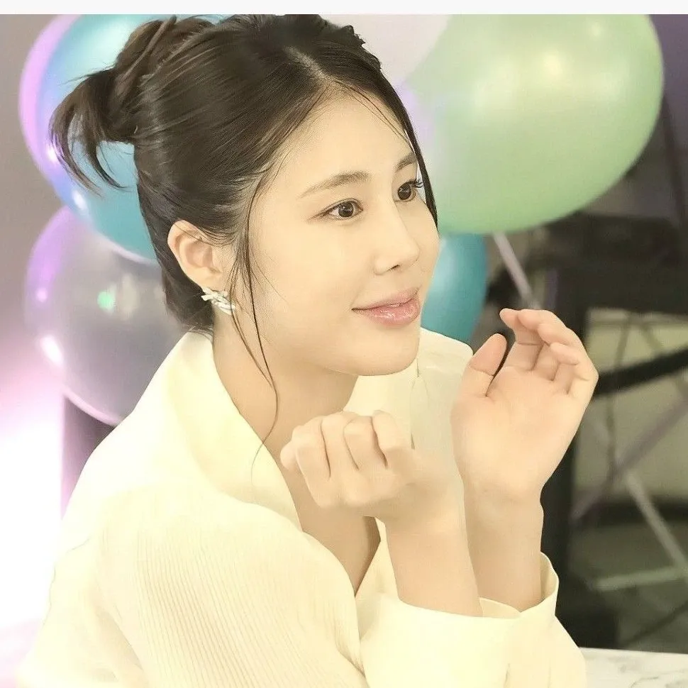 Foto terbaru dari Kim Soyou