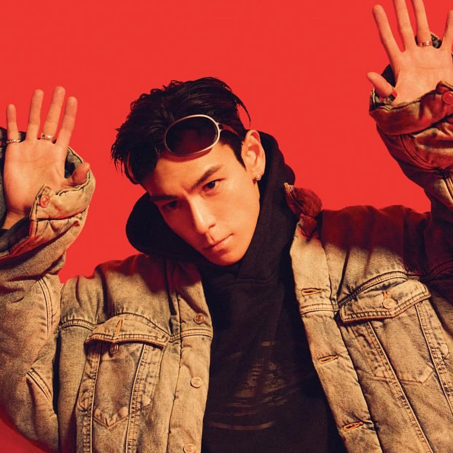 Behind-the-scenes cut of T.O.P