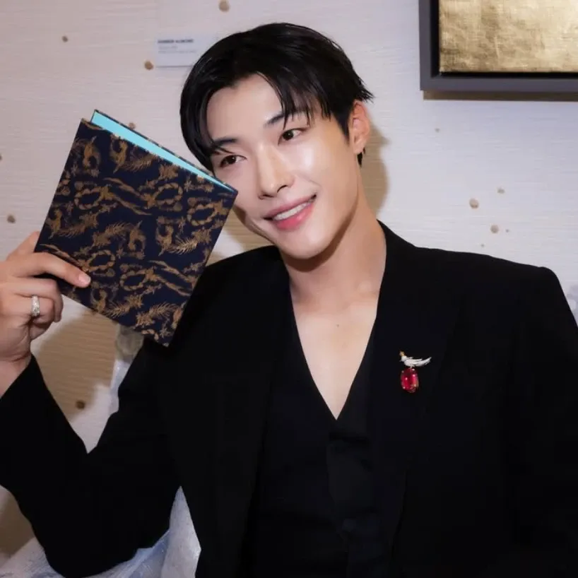 Behind-the-scenes cut of Woo Dohwan