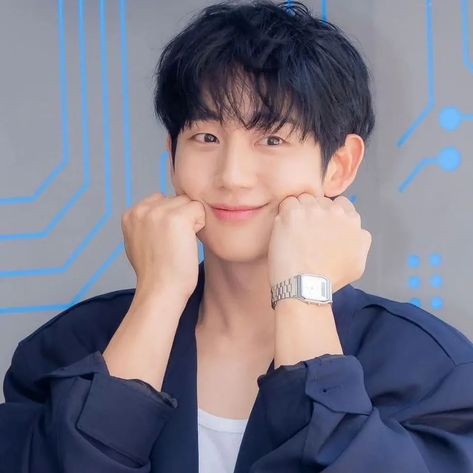 Recent activity shot of Jung Haein