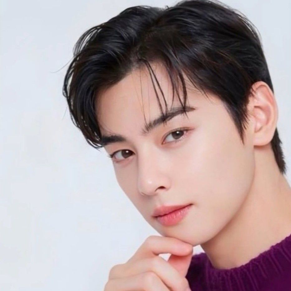 Behind-the-scenes cut of Cha Eunwoo