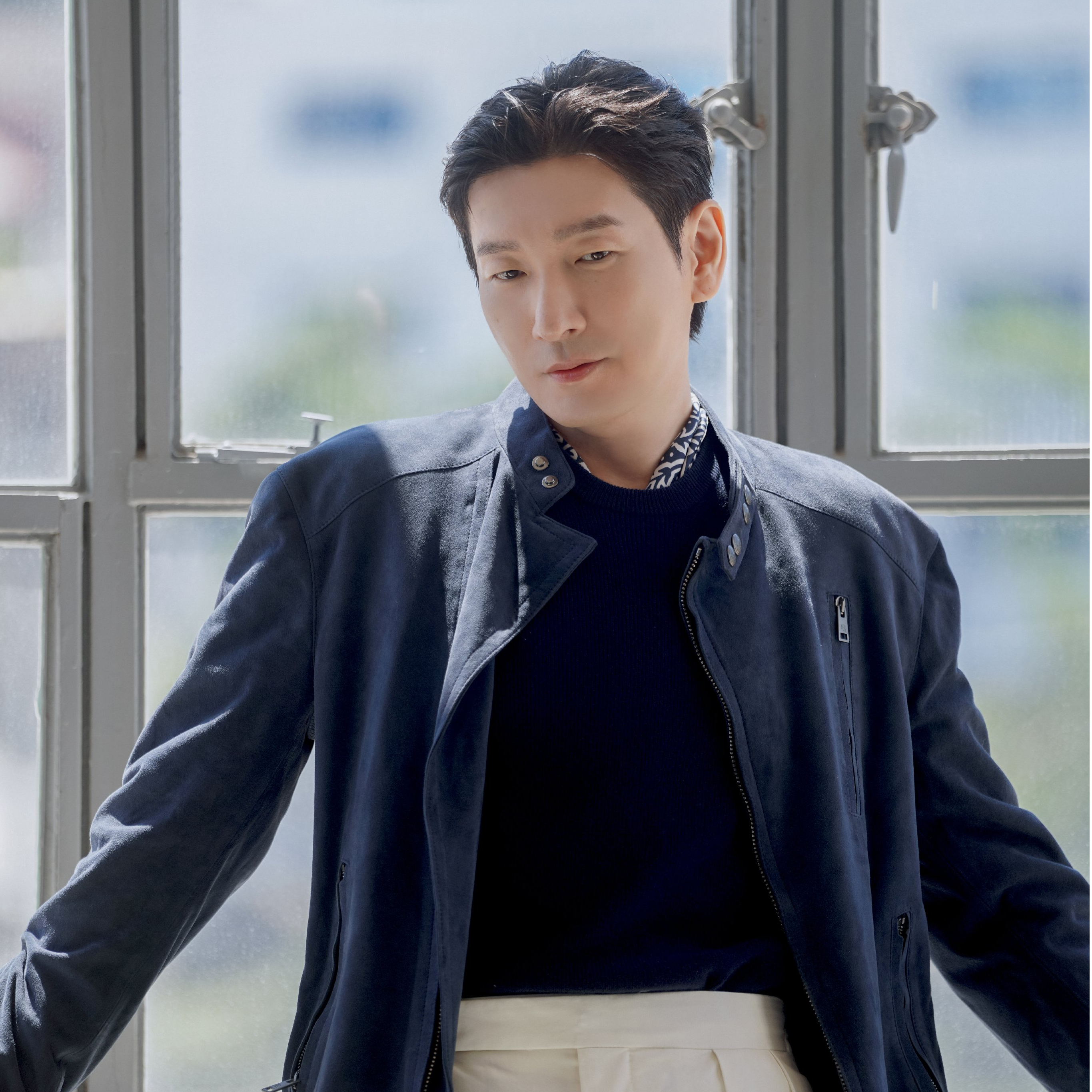 Behind-the-scenes cut of Cho Seungwoo 