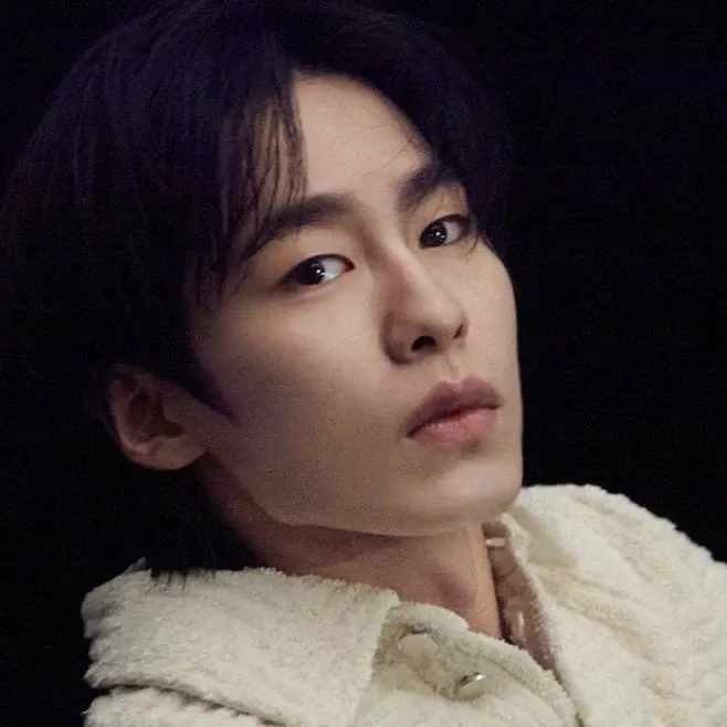 A moment captured by a fan of Lee Jaewook