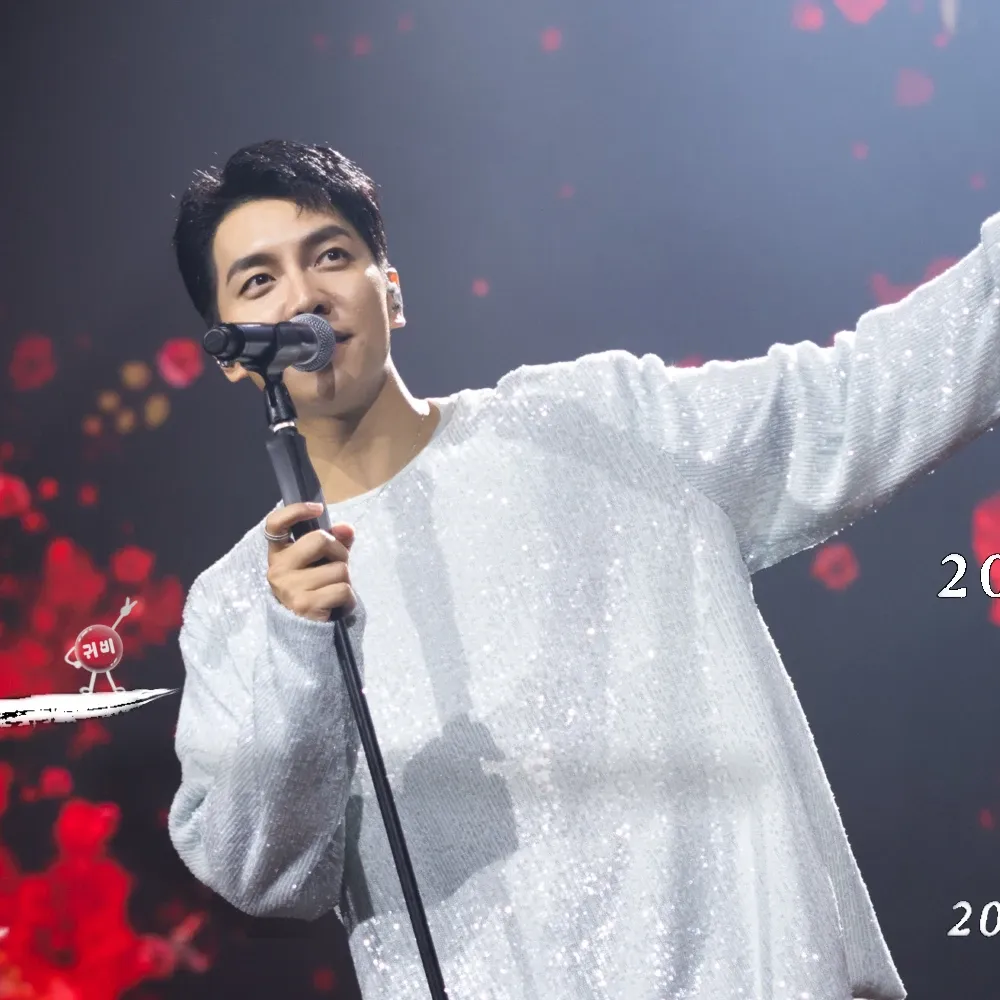 Foto terbaru dari Lee Seunggi