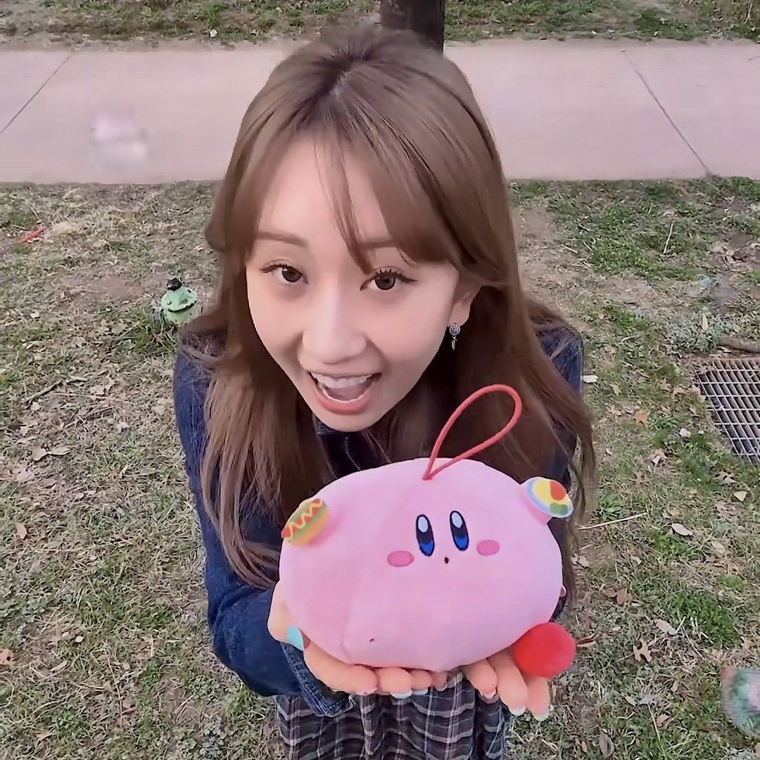 A moment captured by a fan of Jeon Yujin