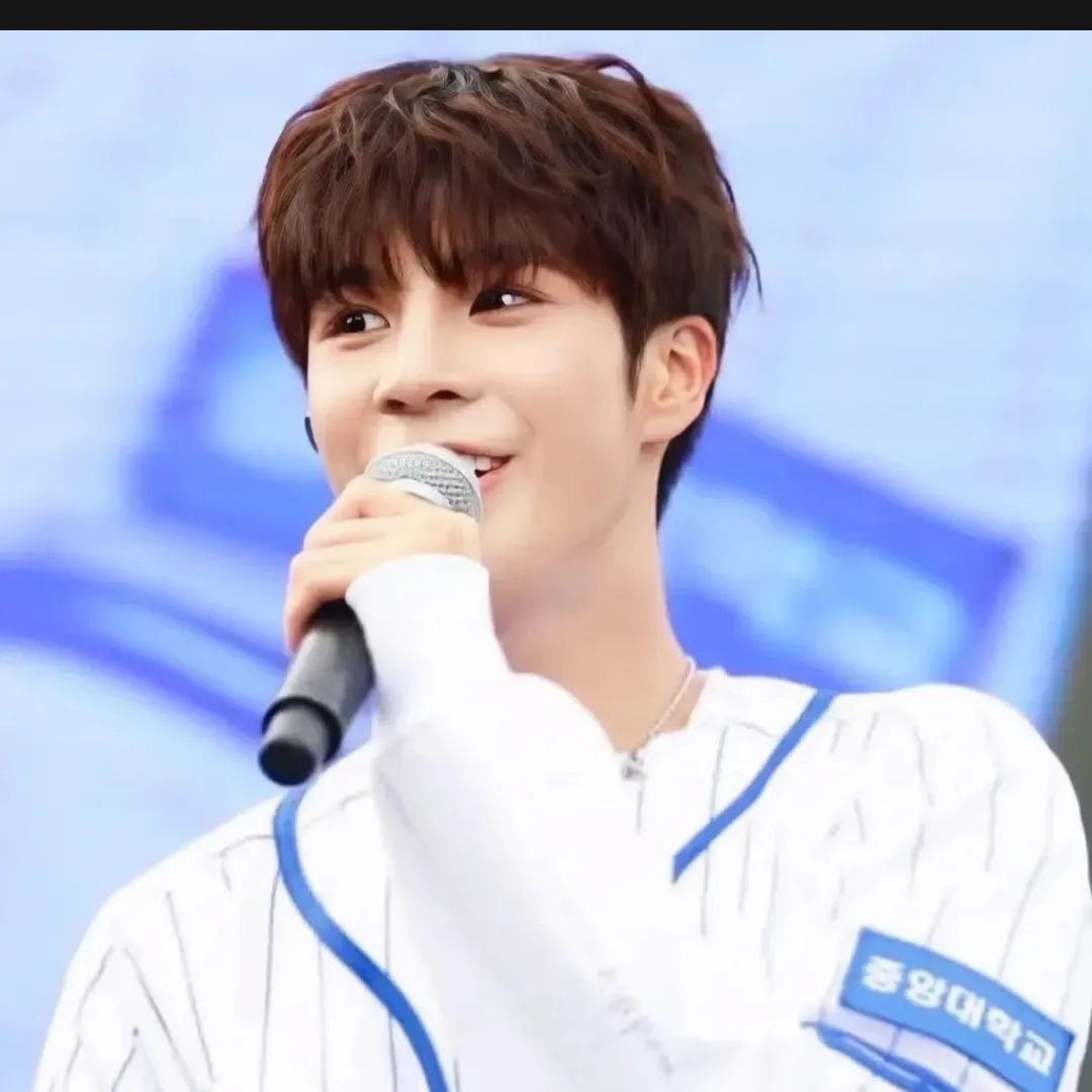 Recent activity shot of Jeong Dongwon