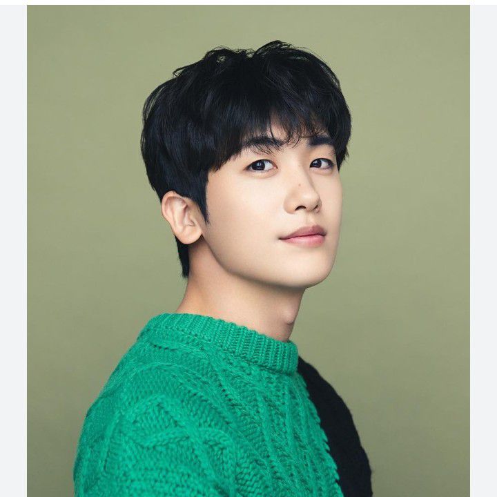 A moment captured by a fan of Park Hyungsik