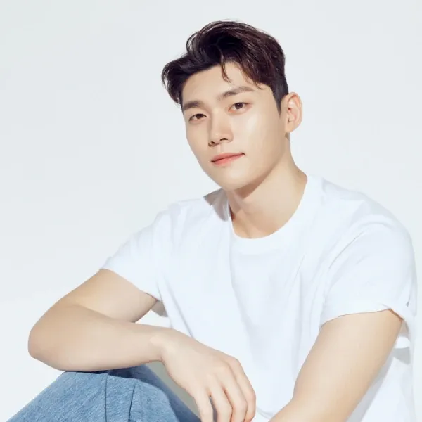 チョン・ジョンヒョクの最近の活動ショット