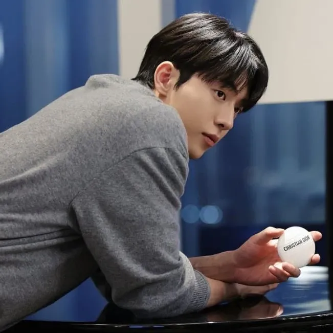 Behind-the-scenes cut of Nam Joohyuk