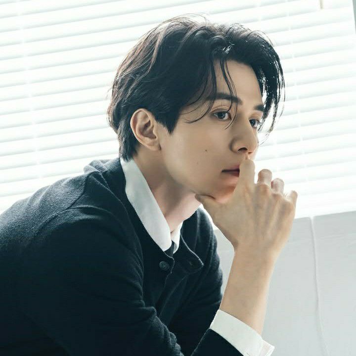 A moment captured by a fan of Lee Dongwook