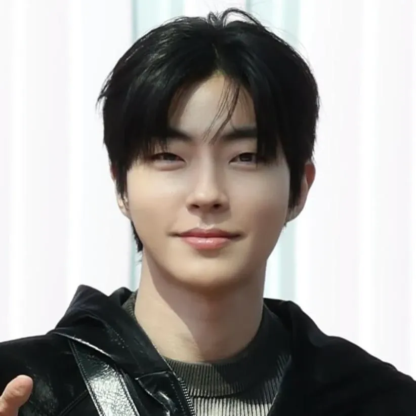 Behind-the-scenes cut of Hwang Inyoup