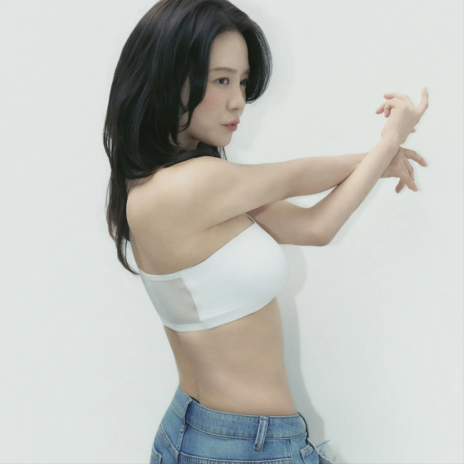 Cuplikan di balik layar dari Song Jihyo