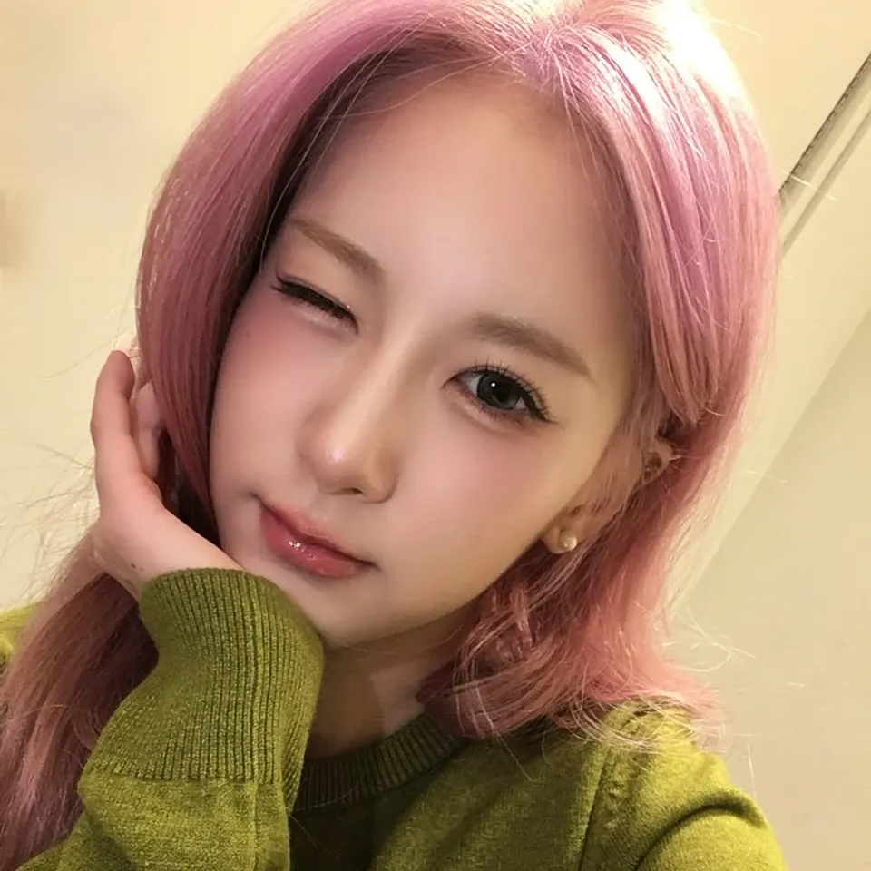 Behind-the-scenes cut of Oh Yujin