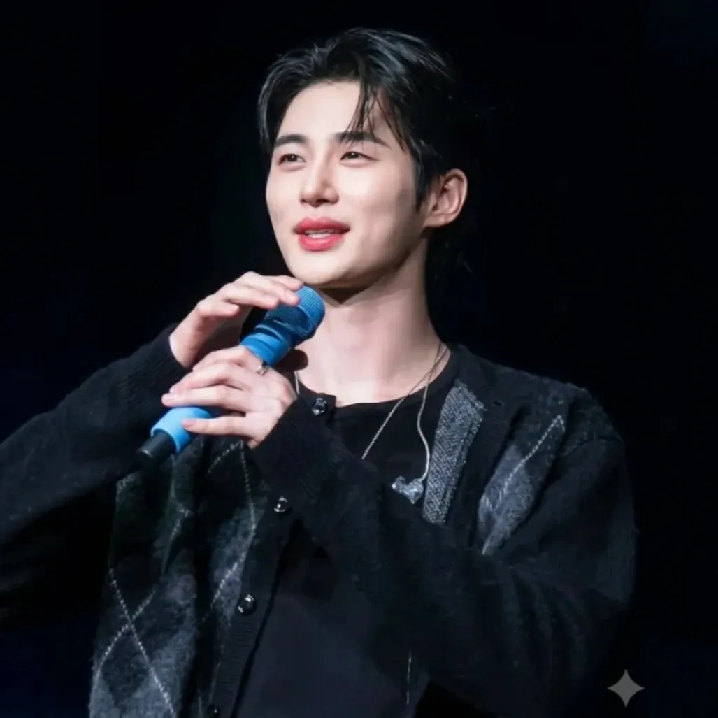 Latest photo of Byeon Wooseok