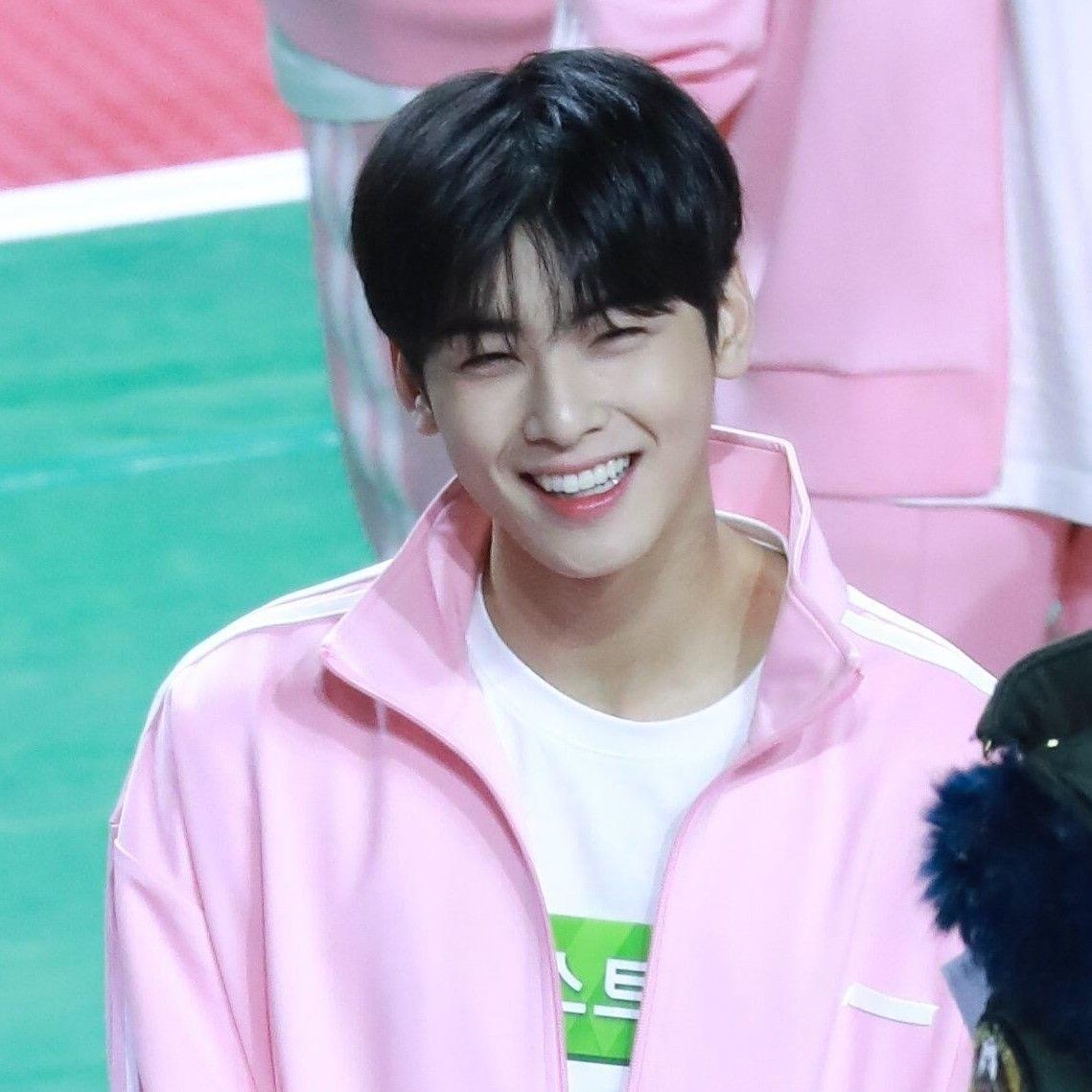 Behind-the-scenes cut of Cha Eunwoo