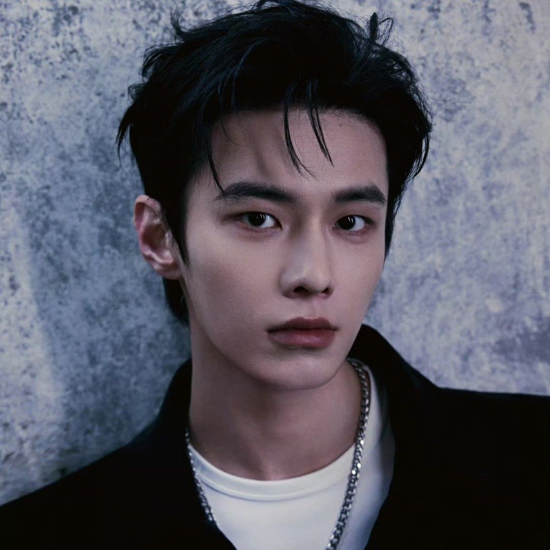 Recent activity shot of He Yu