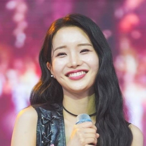 Recent activity shot of Kim Soyeon (2004)