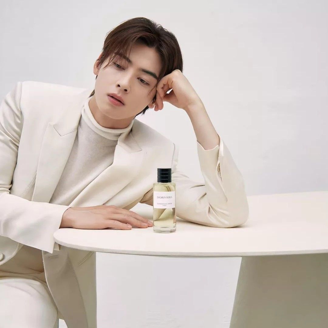 Recent activity shot of Cha Eunwoo