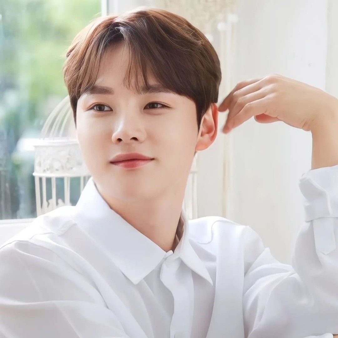 Behind-the-scenes cut of Park Seojin