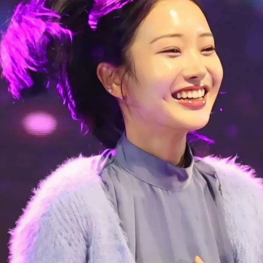 A moment captured by a fan of Kim Soyeon (2004)