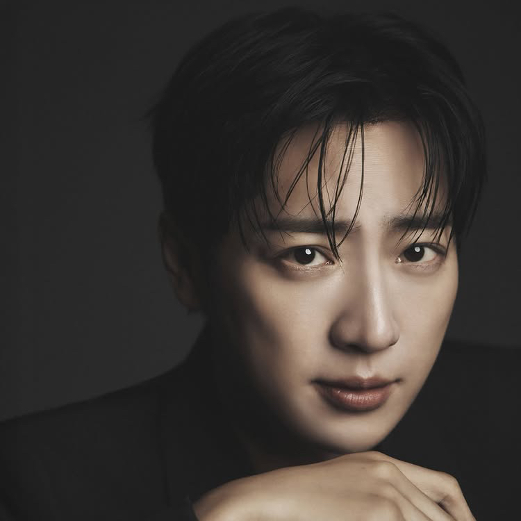 Latest photo of Lee Sangyeob