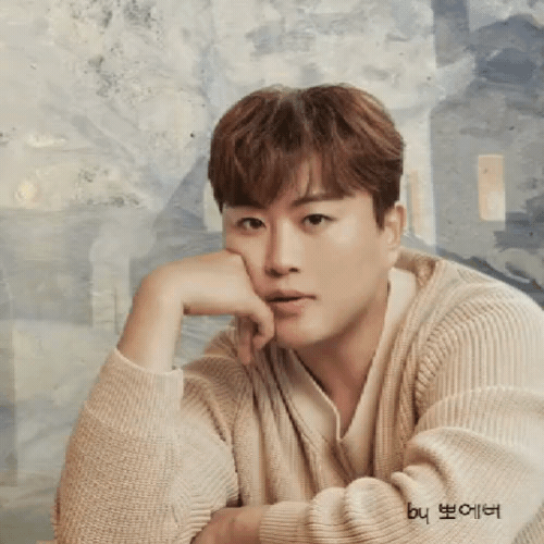 Foto terbaru dari Kim Hojoong