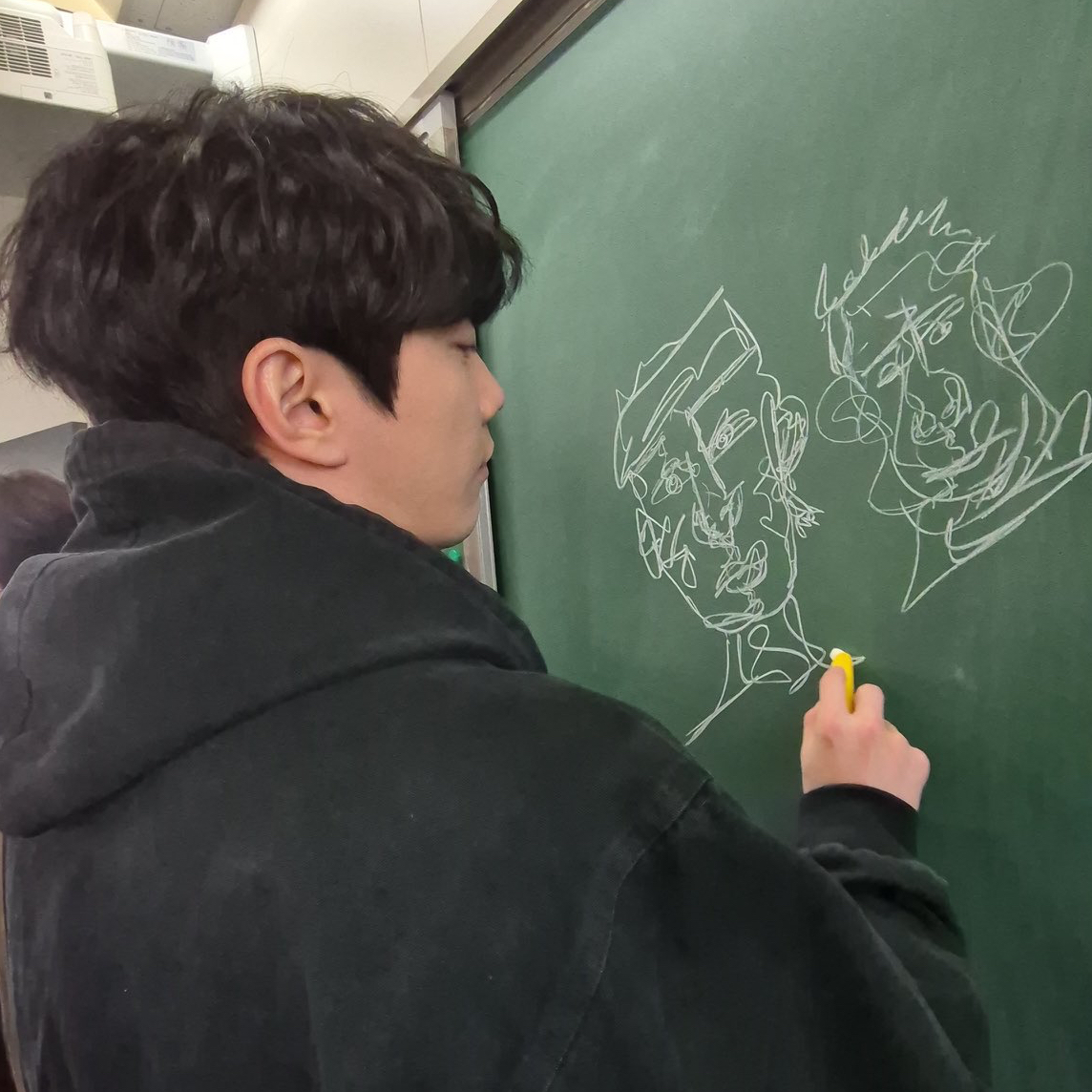 Recent activity shot of Lee Junyoung