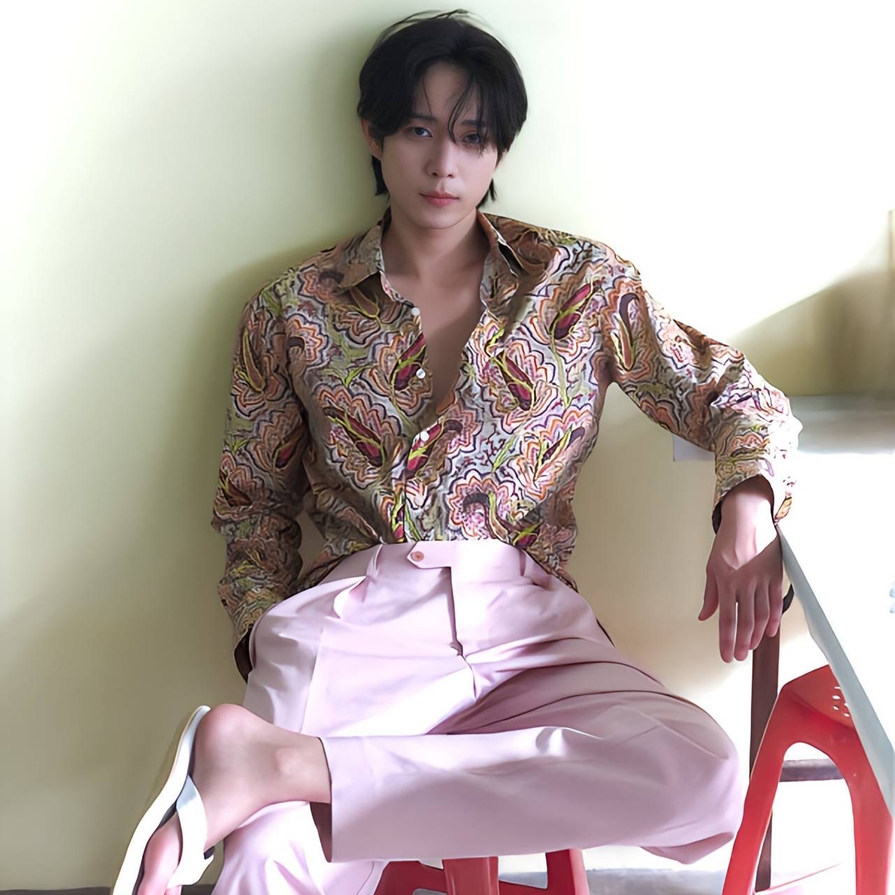 Behind-the-scenes cut of Kim Youngdae