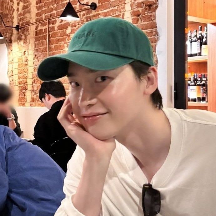 Recent activity shot of Lee Jongsuk