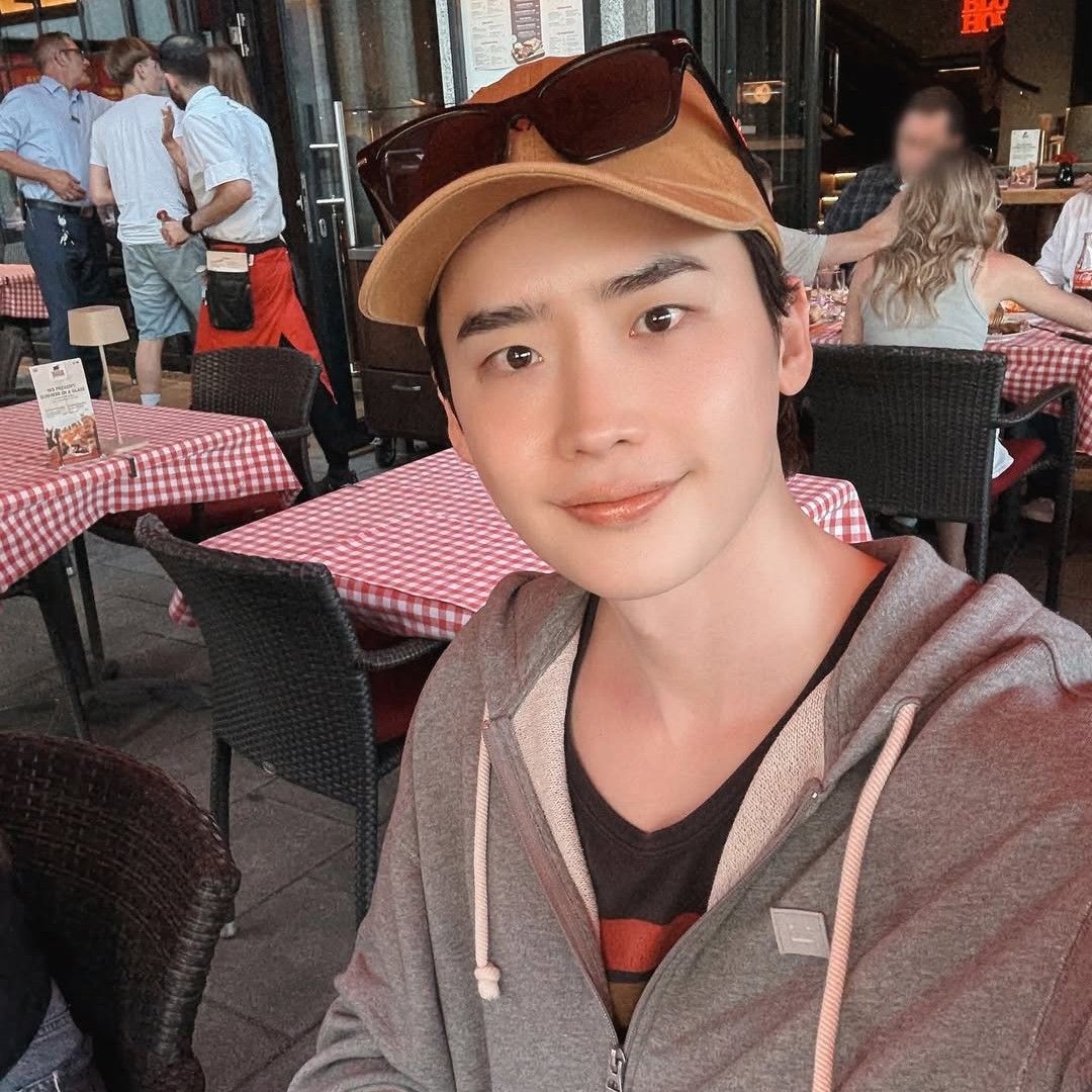 粉絲拍下的李鍾碩瞬間