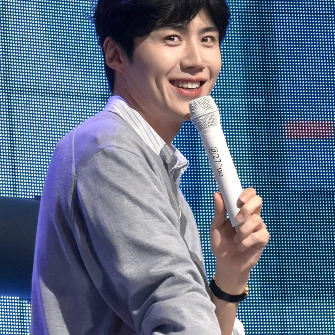 A moment captured by a fan of Kim Seonho