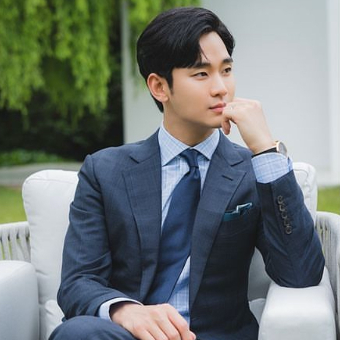 A moment captured by a fan of Kim Soohyun