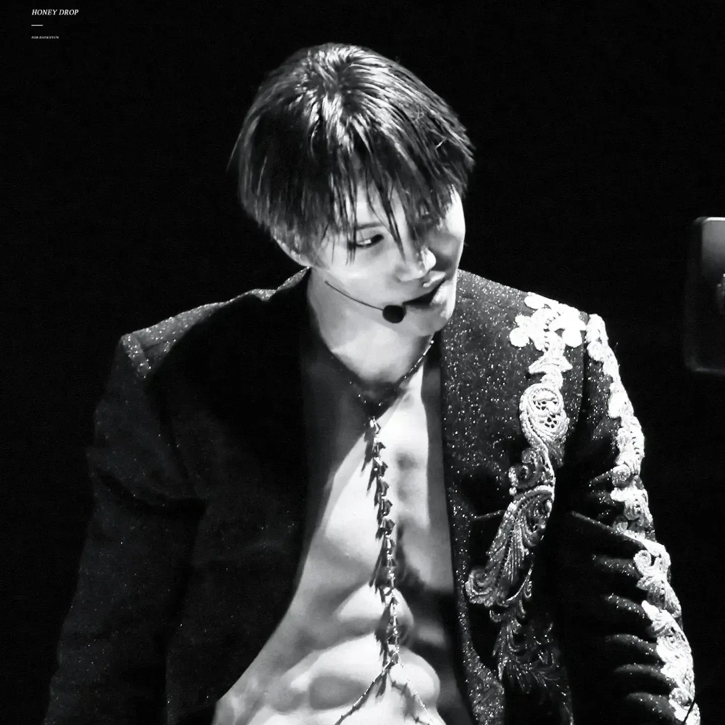 A moment captured by a fan of KAI