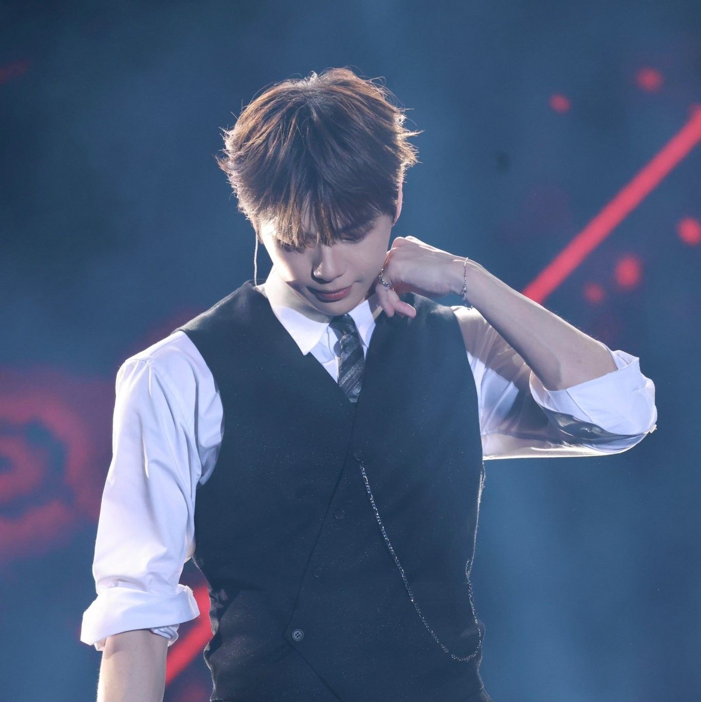 Behind-the-scenes cut of Secret Garden