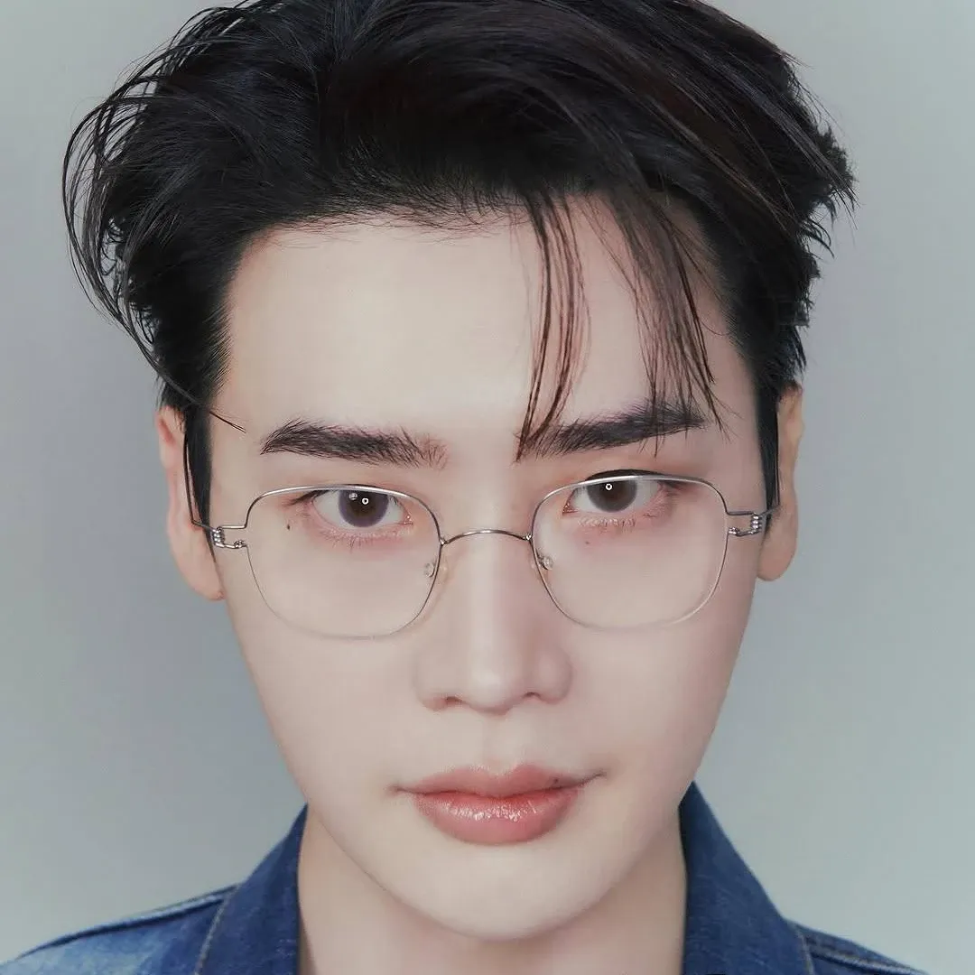 Behind-the-scenes cut of Lee Jongsuk