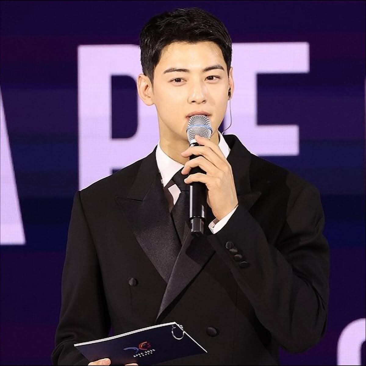 粉丝拍下的车银优瞬间