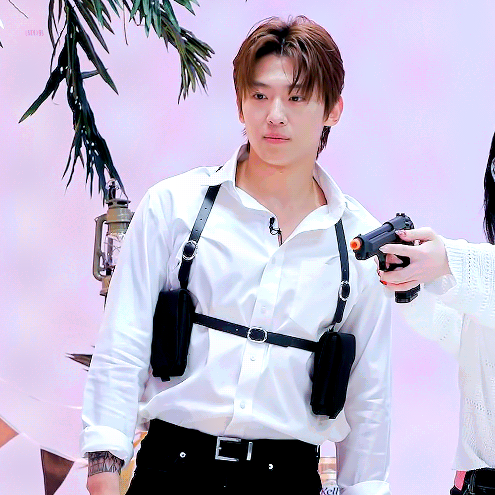 Behind-the-scenes cut of Dex