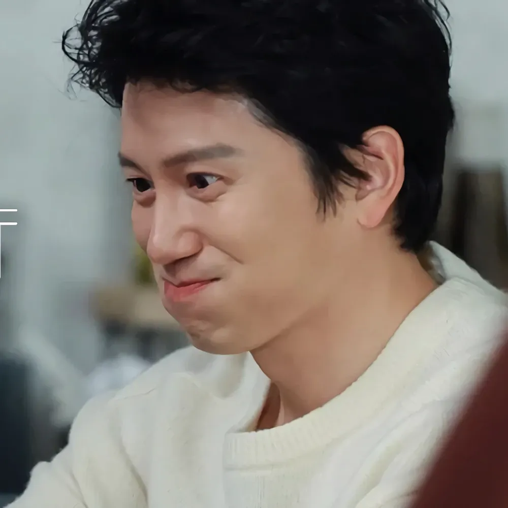 Behind-the-scenes cut of Ji Sung