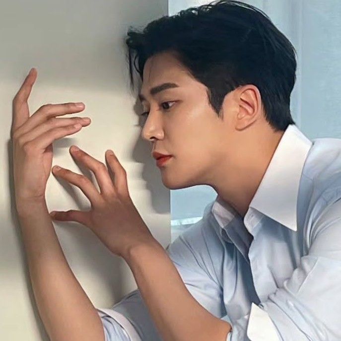 A moment captured by a fan of Rowoon