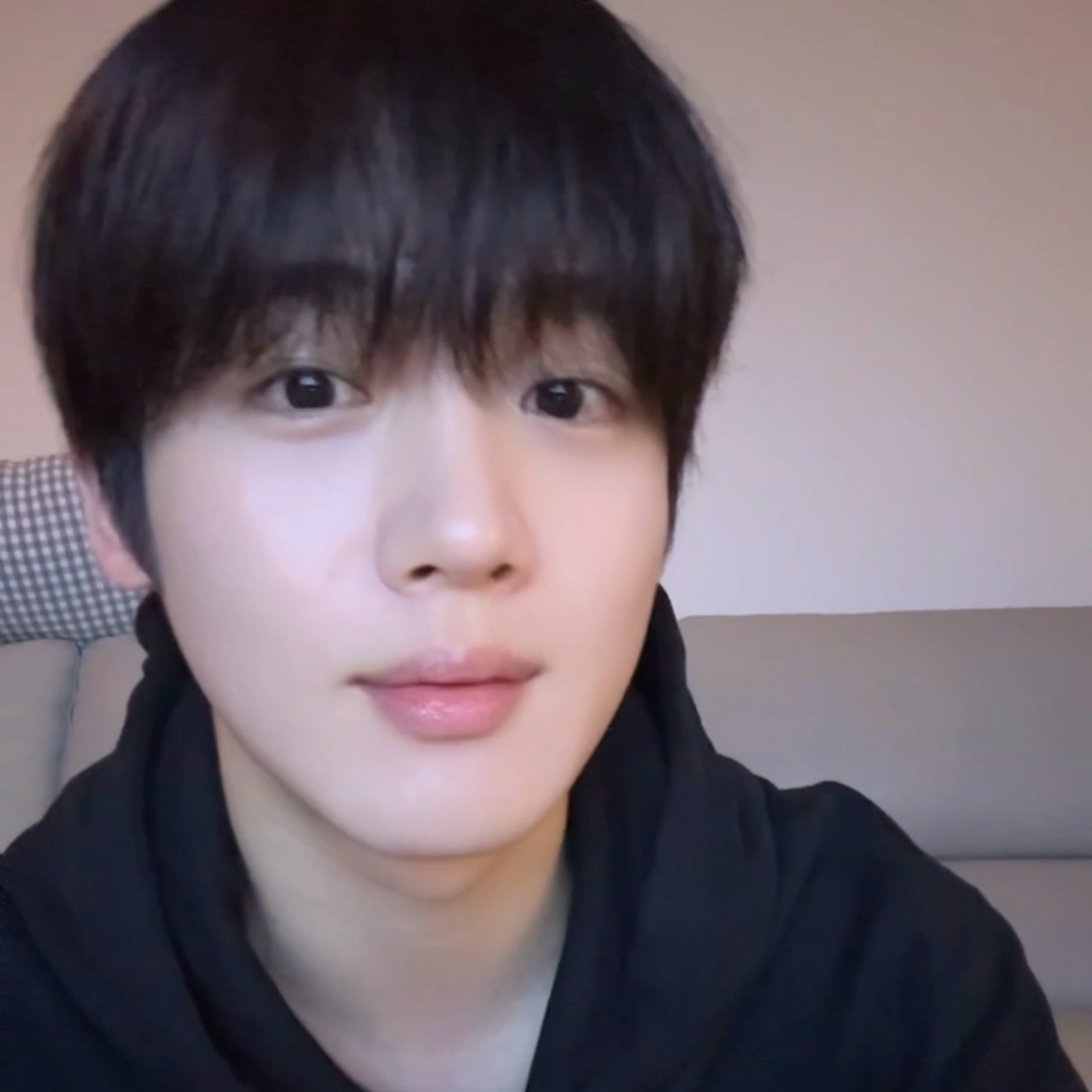 Behind-the-scenes cut of Kim Yohan