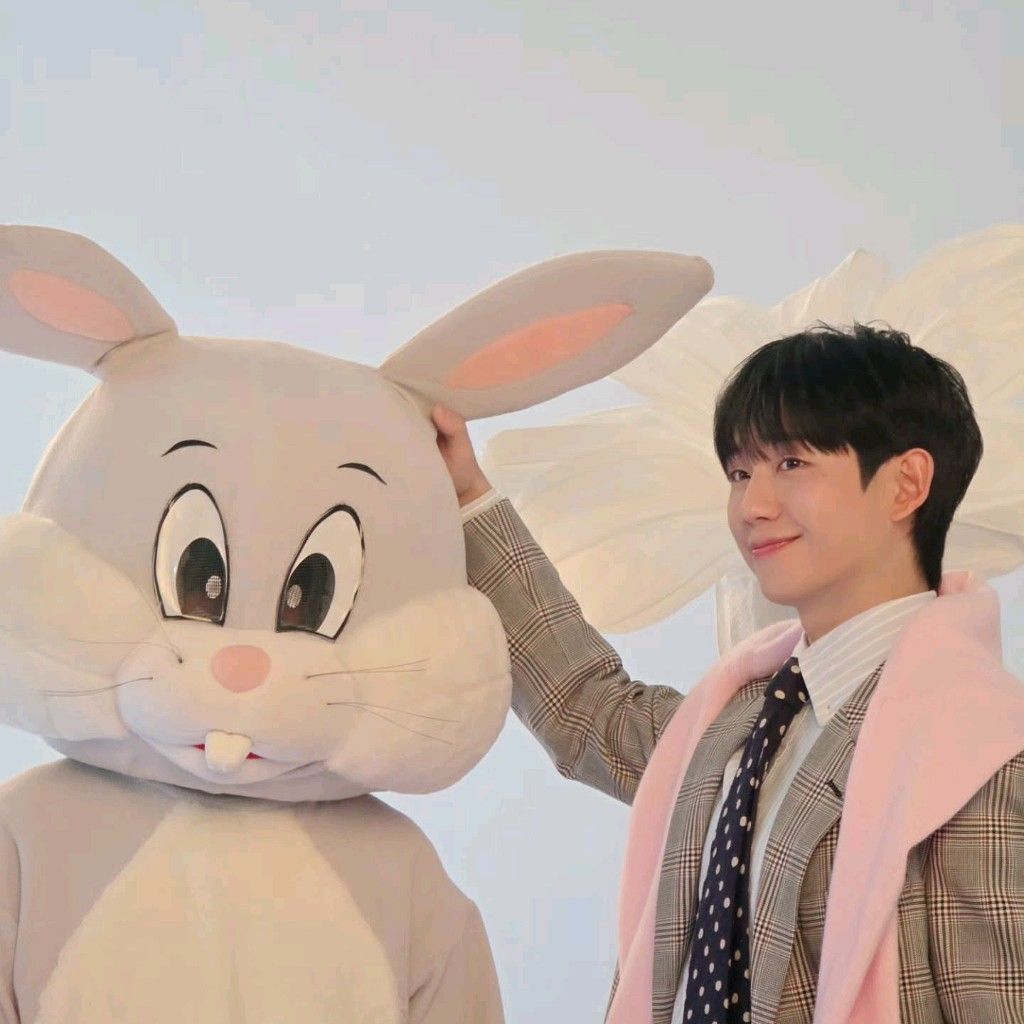 粉丝拍下的丁海寅瞬间