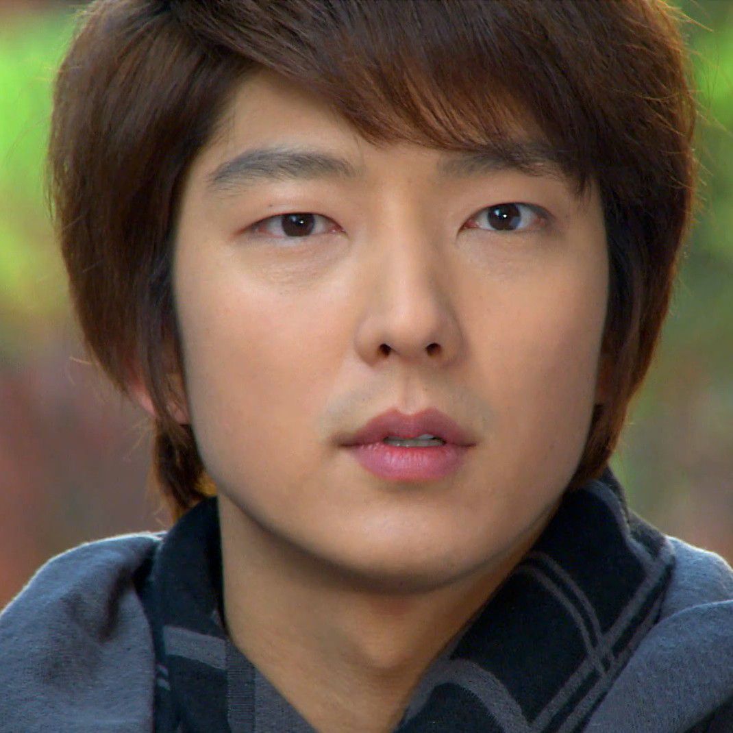 Latest photo of Lee Joongi