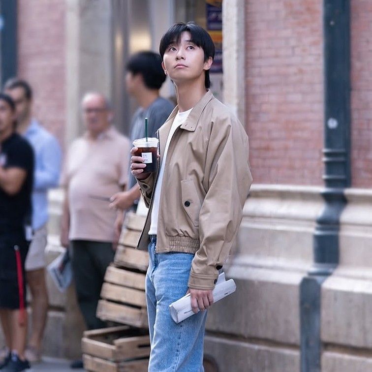 Behind-the-scenes cut of Park Seojoon