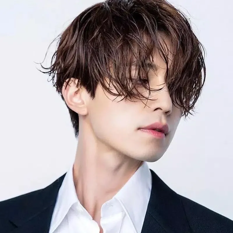 Recent activity shot of Lee Dongwook