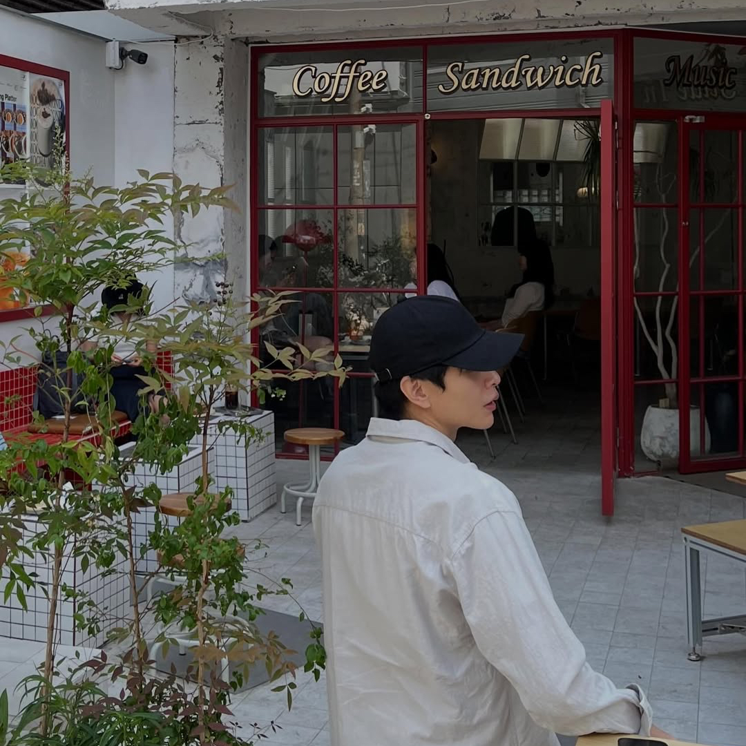 Behind-the-scenes cut of Lee Minki