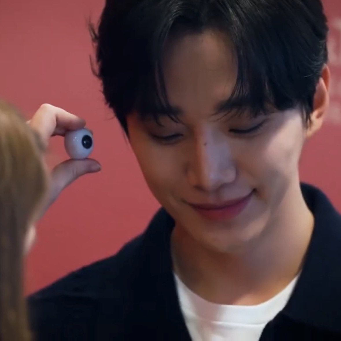 Behind-the-scenes cut of Lee Junho