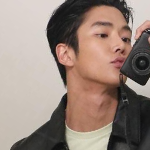 Foto terbaru dari Rowoon