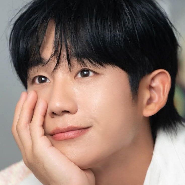 Recent activity shot of Jung Haein